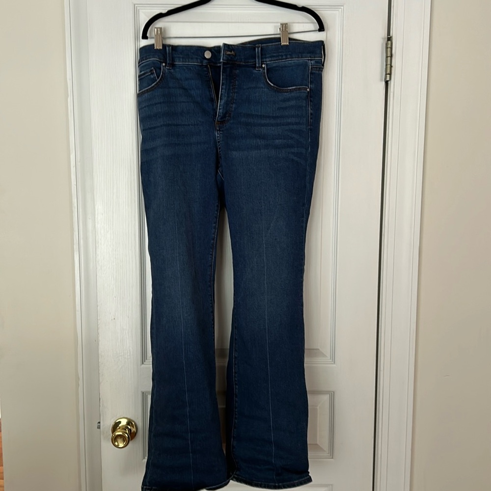 Ann Taylor mid rise bootcut jeans. Size 12.